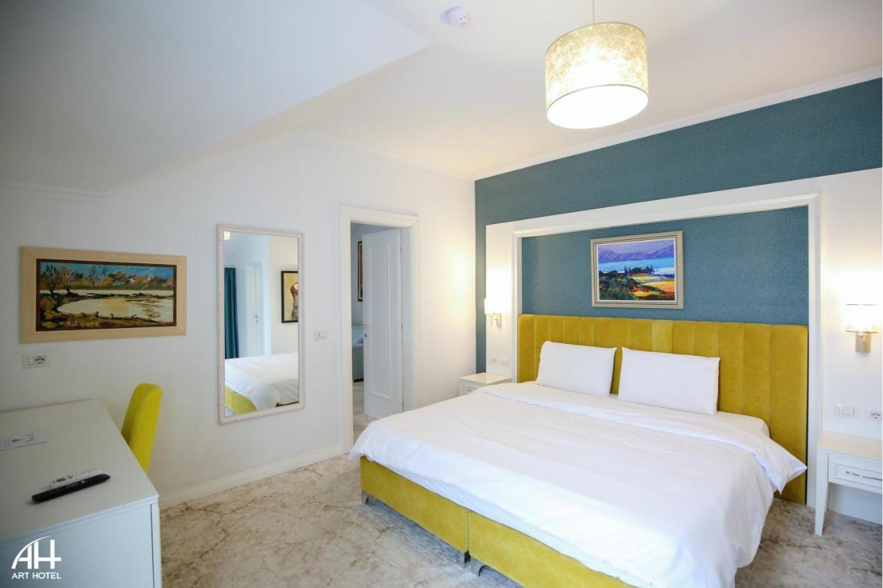 Art Hotel Tiranë Ngoại thất bức ảnh