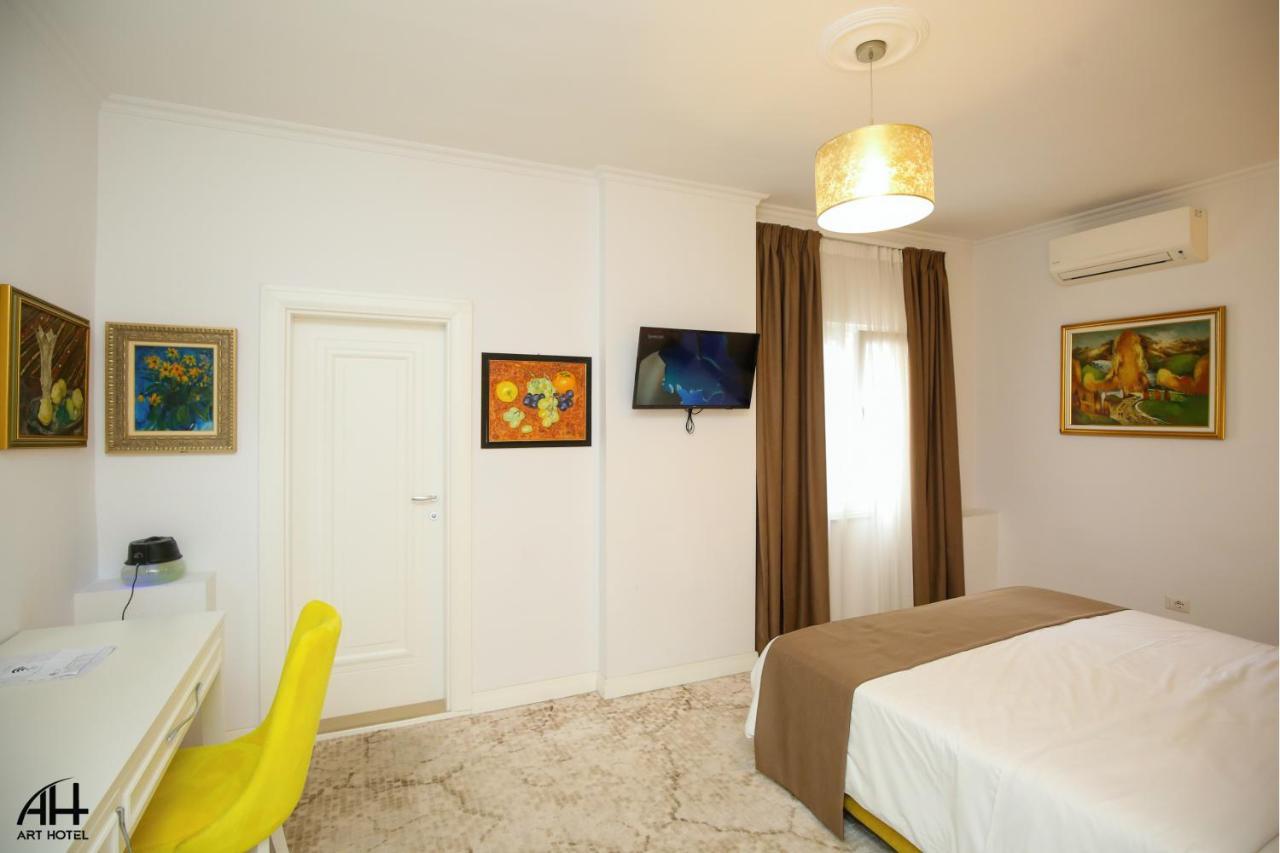 Art Hotel Tiranë Ngoại thất bức ảnh