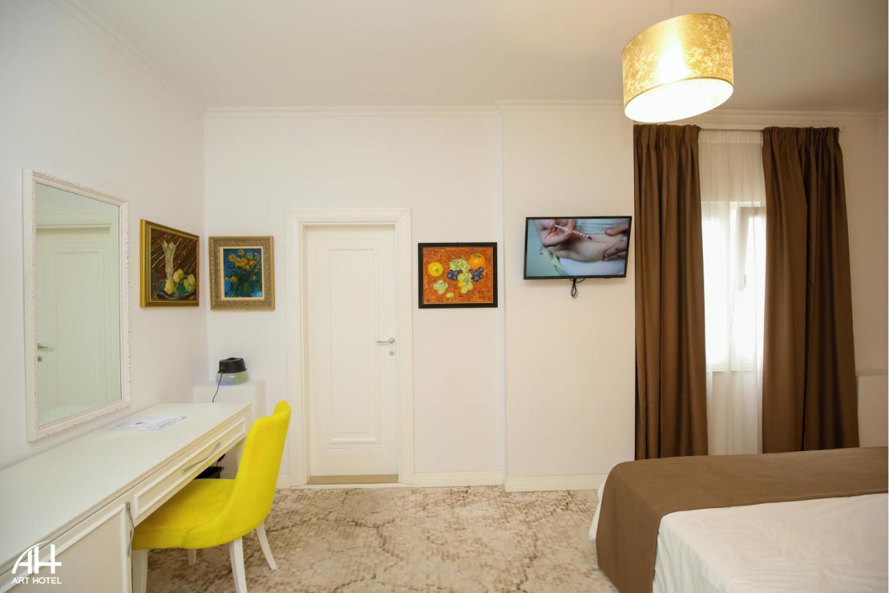 Art Hotel Tiranë Ngoại thất bức ảnh
