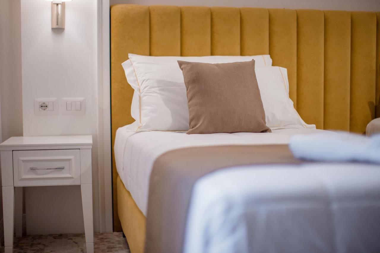 Art Hotel Tiranë Ngoại thất bức ảnh