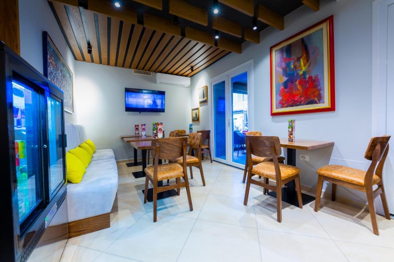 Art Hotel Tiranë Ngoại thất bức ảnh
