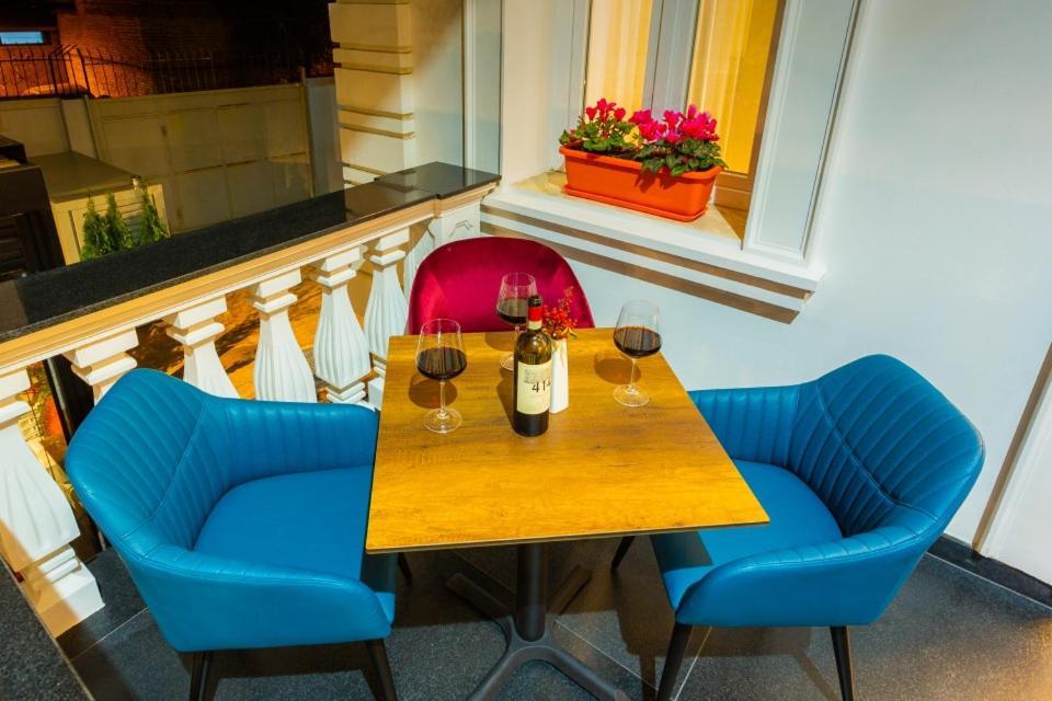 Art Hotel Tiranë Ngoại thất bức ảnh