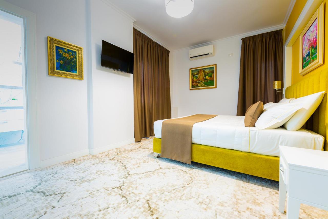 Art Hotel Tiranë Ngoại thất bức ảnh