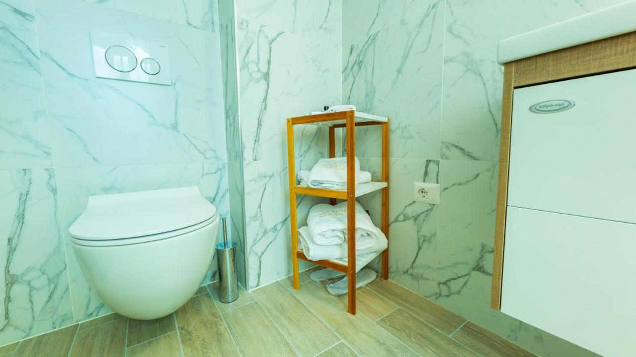 Art Hotel Tiranë Ngoại thất bức ảnh
